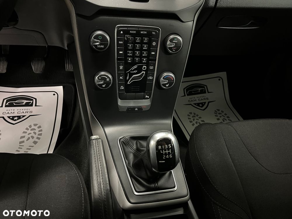 Volvo V40 D2 Momentum - 14