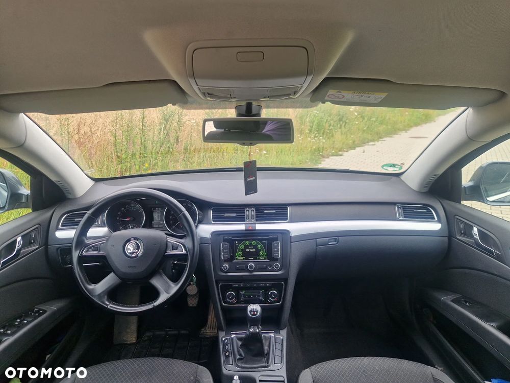Skoda Superb 2.0 TDI Green tec 4x4 Elegance - 14