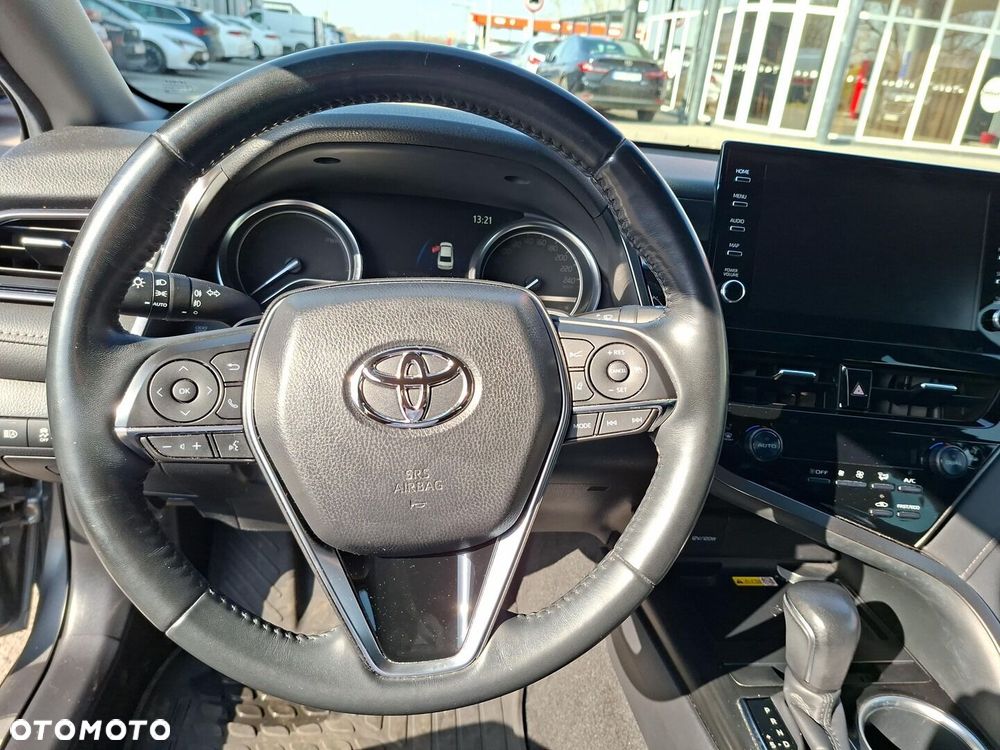 Toyota Camry 2.5 Hybrid Executive CVT - 16