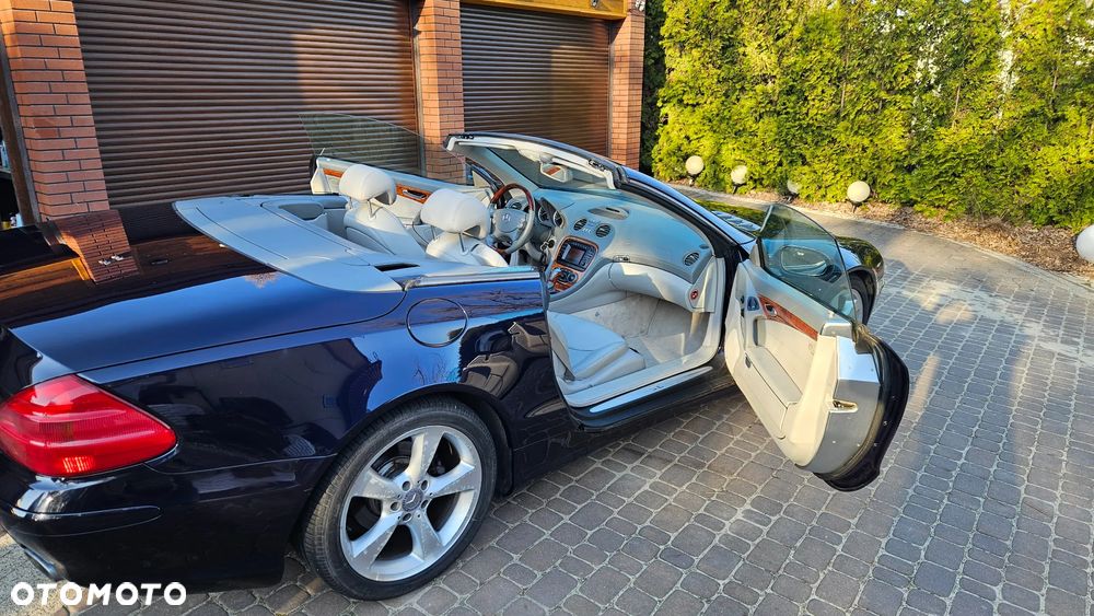 Mercedes-Benz SL - 25