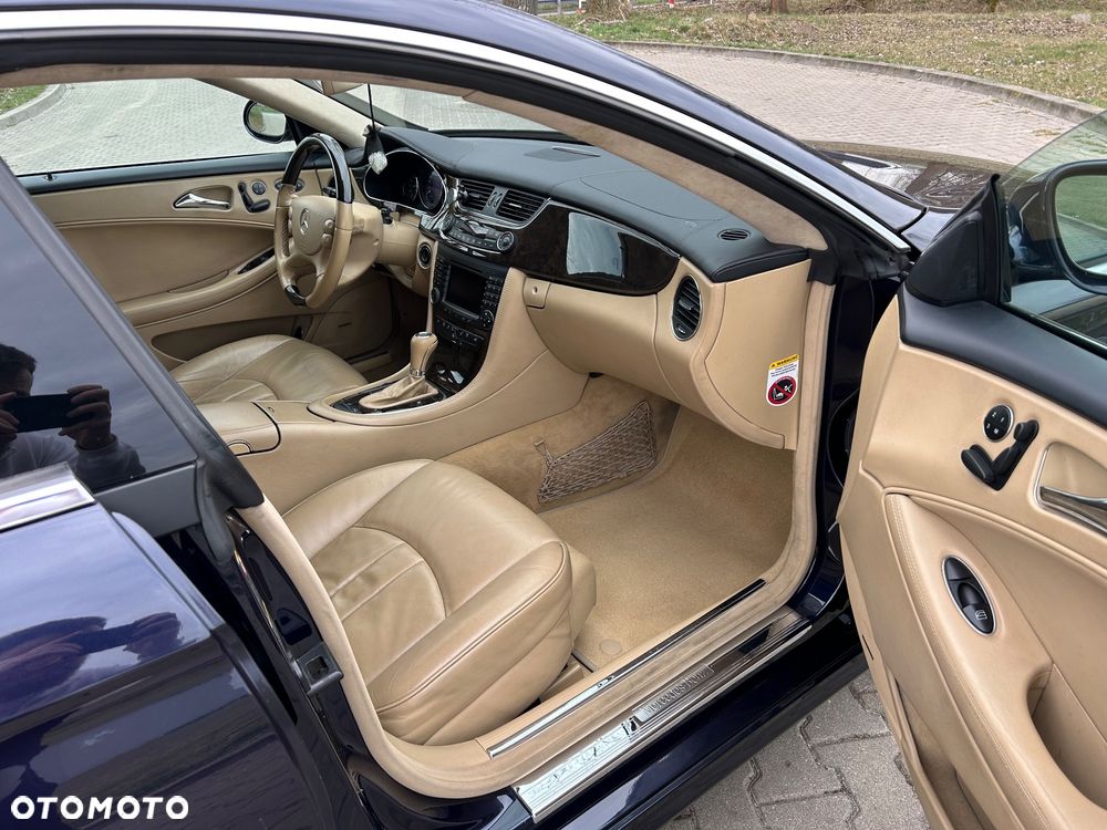 Mercedes-Benz CLS 500 - 11