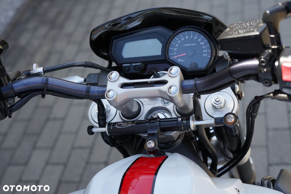 Yamaha FZ - 20