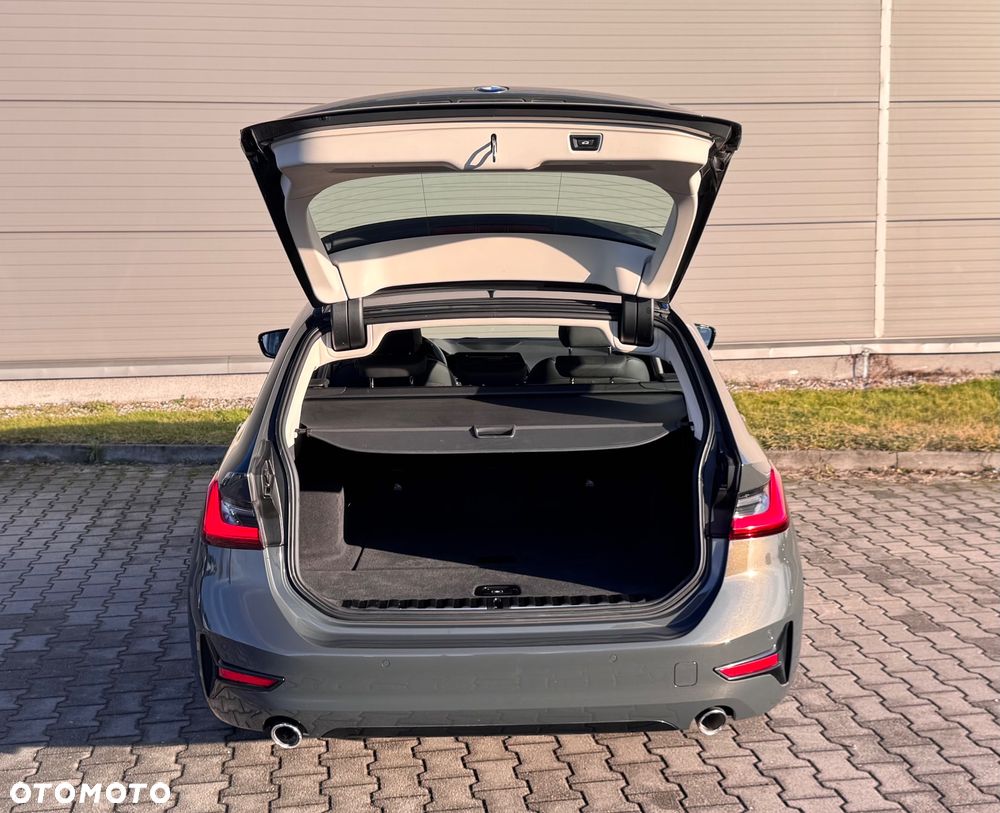 BMW Seria 3 318d Sport Line Shadow - 19