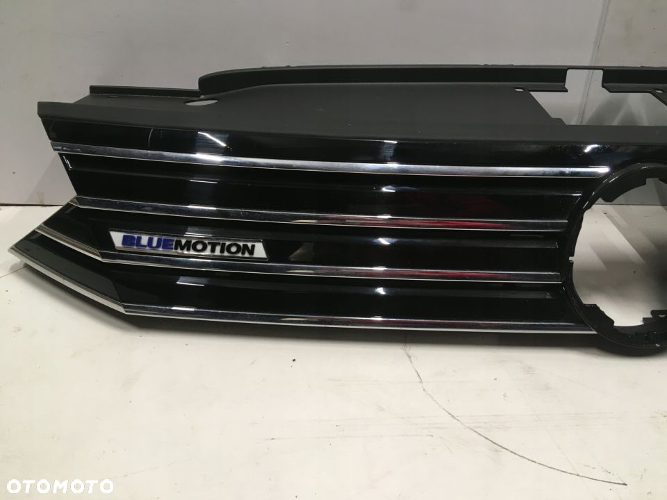 VW PASSAT B8 BLUEmotion GRILL ATRAPA 3G0853651B - 2
