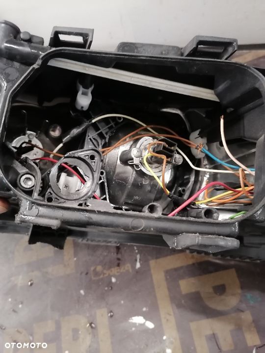 Lampa Prawy Przód Przednia TYC Audi A6 C6 Europa - 11