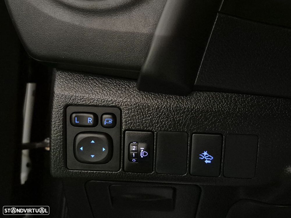 Toyota Auris Touring Sports 1.8 HSD Comfort +P.Techno+P.Sport - 21