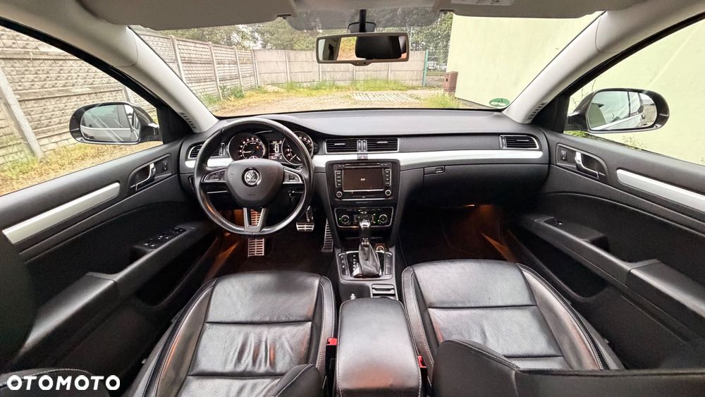 Skoda Superb 2.0 TDI DSG Exclusive - 32