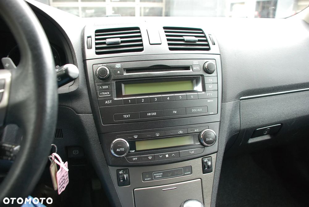 Toyota Avensis 2.0 Prestige MS - 19