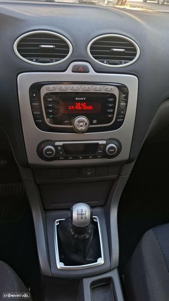 Ford Focus SW 1.6 TDCi Ghia - 13