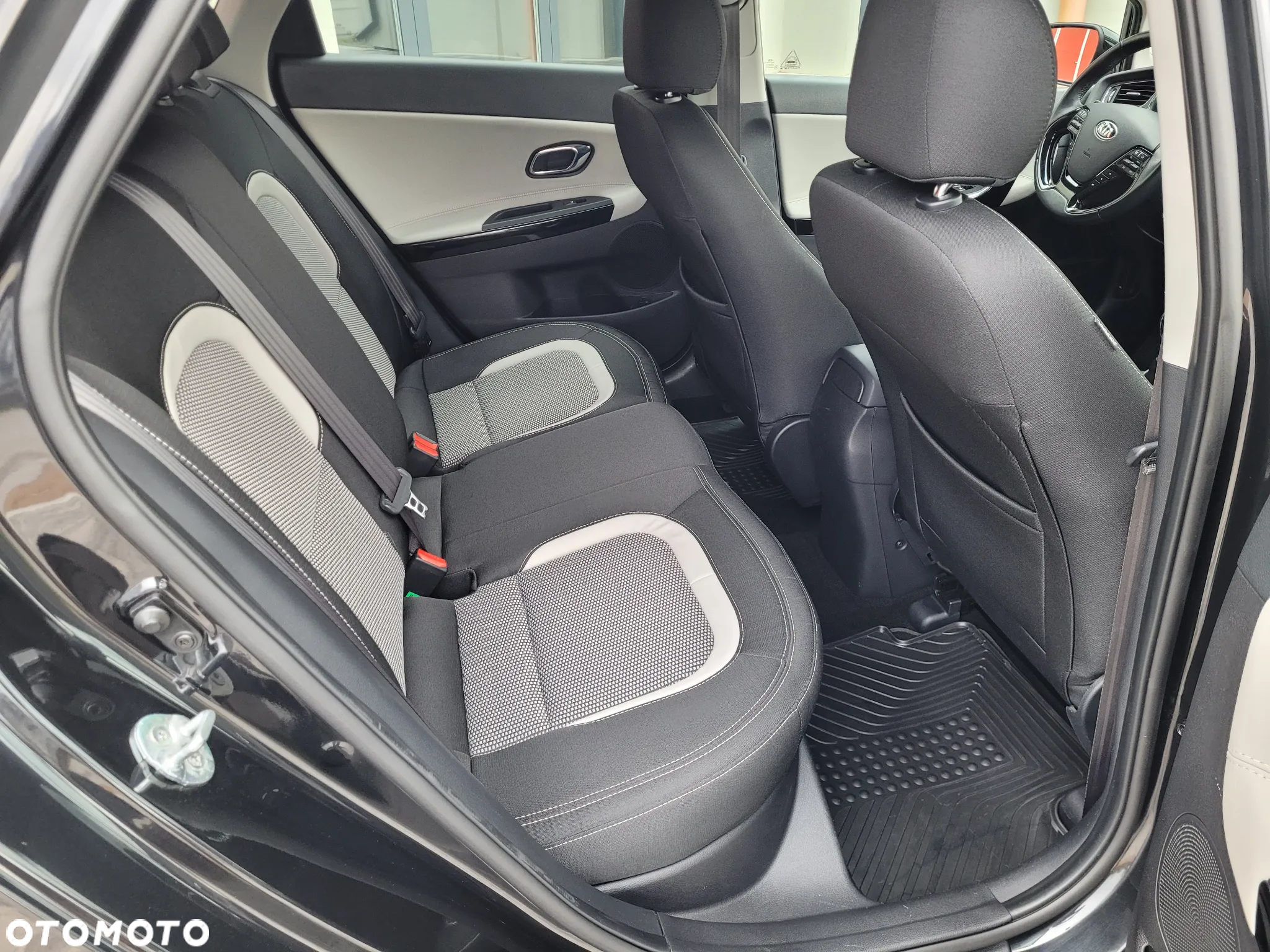 Kia Ceed 1.6 CRDi 128 ISG SW Dream Team Edition - 28