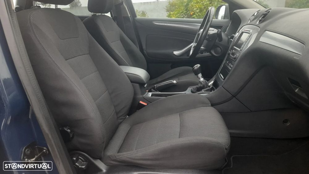 Ford Mondeo SW 1.6 TDCi Ambiente - 45