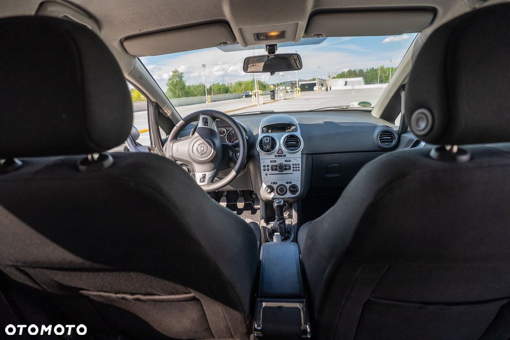 Opel Corsa 1.2 16V - 12