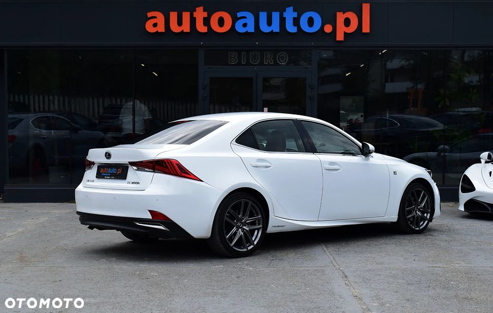 Lexus IS 300h F Sport Edition - 25