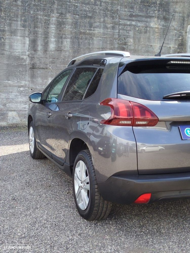 Peugeot 2008 1.2 PureTech Style - 11