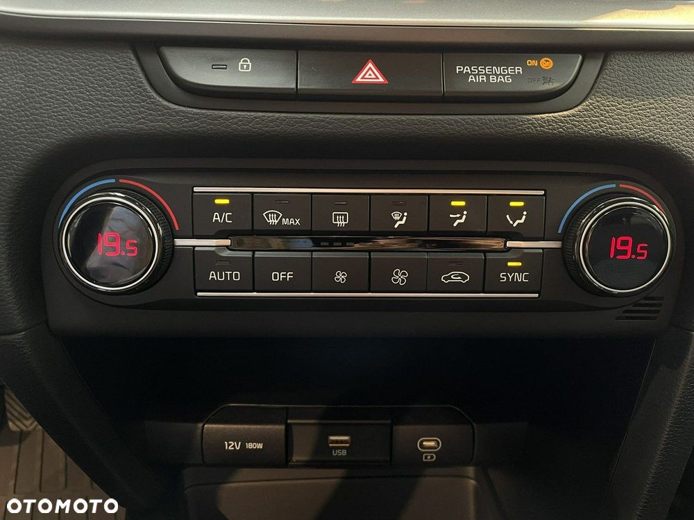 Kia XCeed - 18