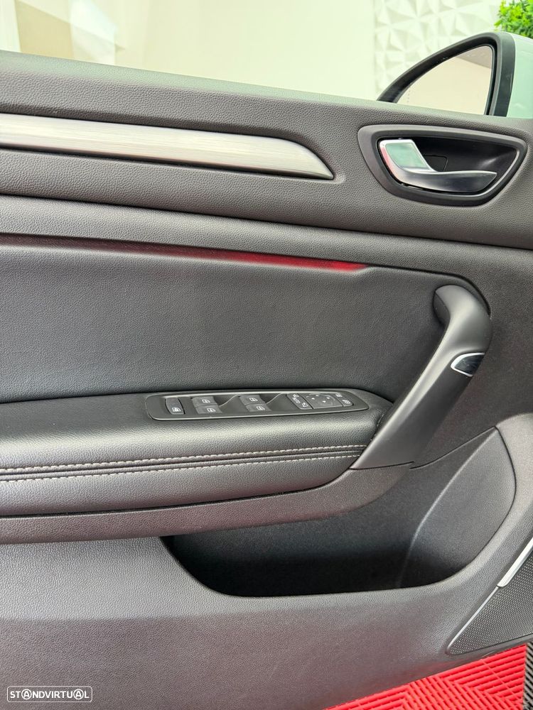Renault Mégane ENERGY TCe 130 BOSE EDITION - 6