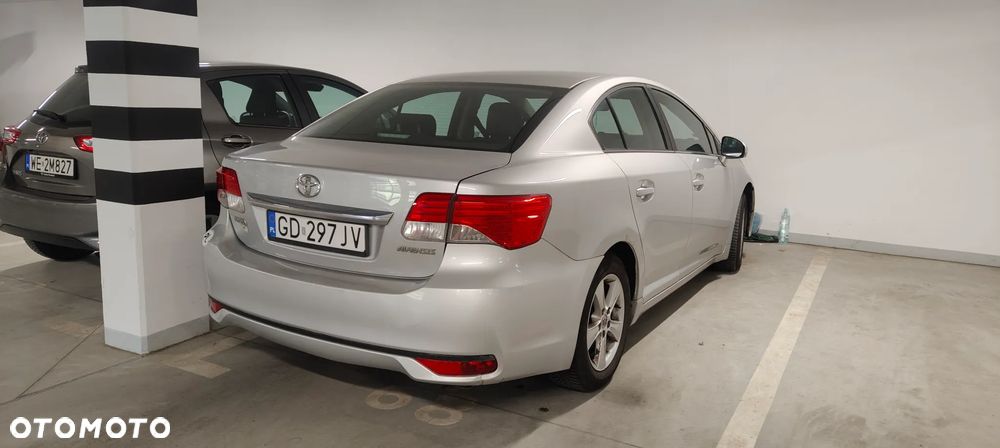 Toyota Avensis 1.8 Active MS - 1
