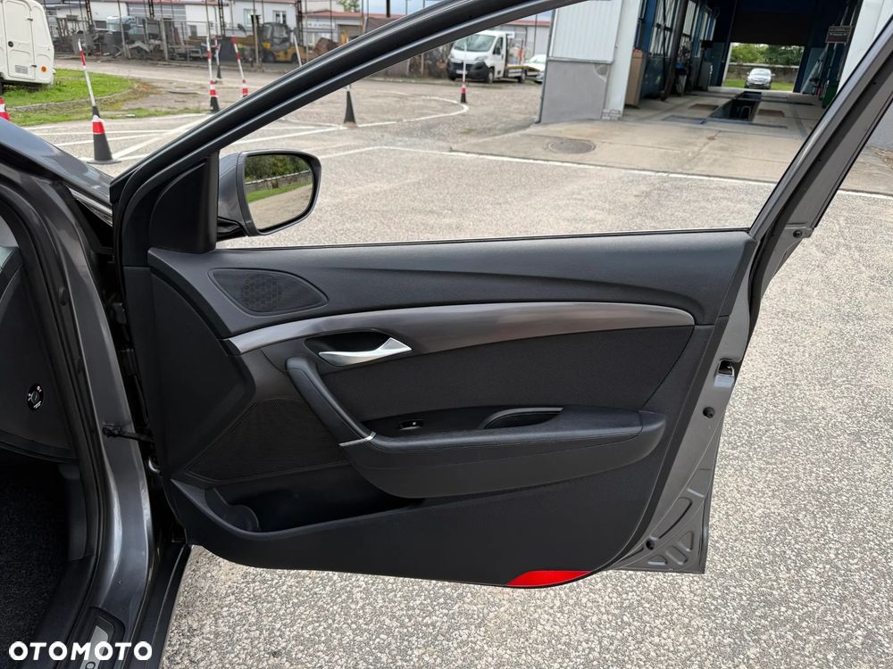 Hyundai i40 Kombi blue 1.6 Family+ - 27