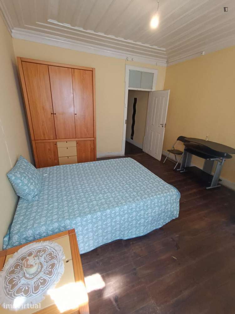 Quarto - localizado em Montarroio Coimbra - Grande imagem: 5/23