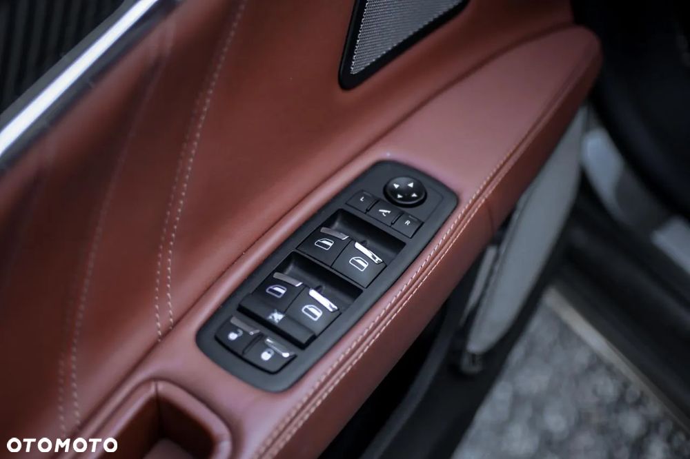 Maserati Quattroporte Modena Q4 - 14