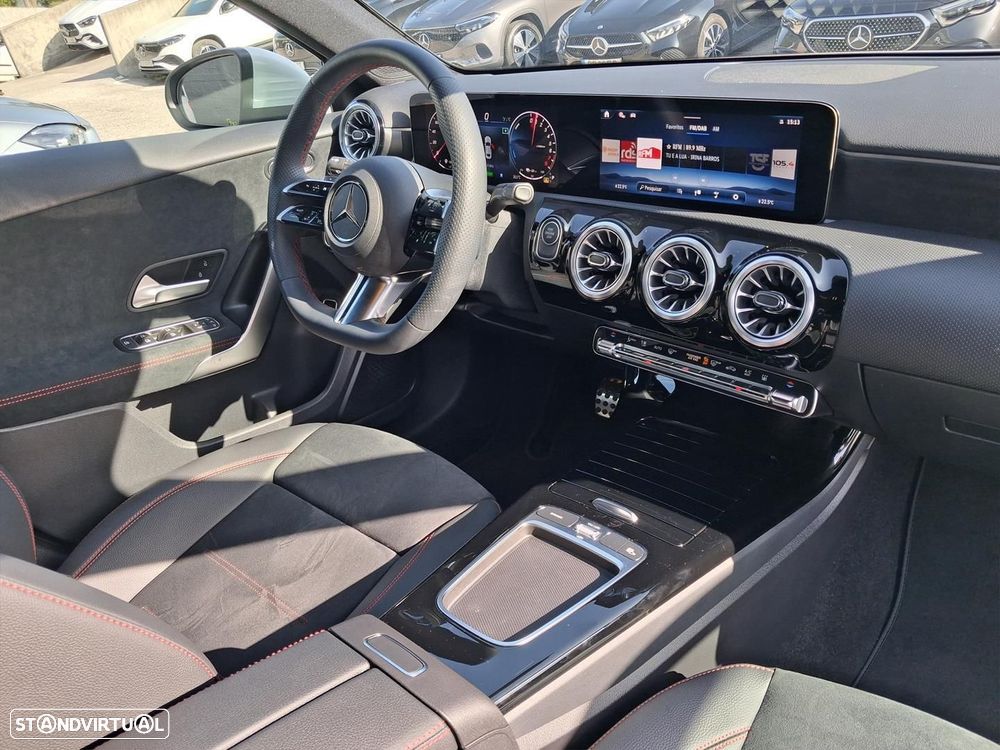 Mercedes-Benz A 250 Limousine - 16