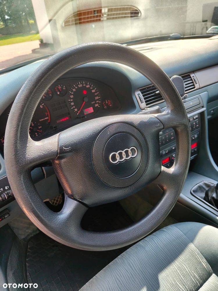 Audi A6 Limousine 2.4 - 5