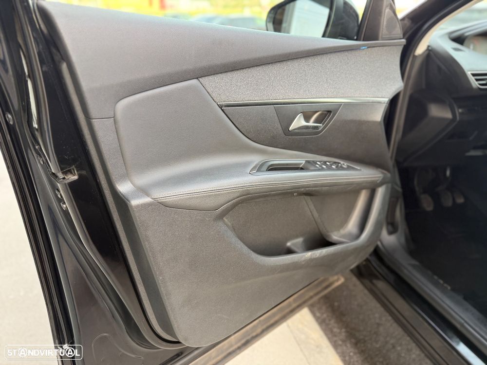 Peugeot 3008 1.5 BlueHDi Allure Pack - 23