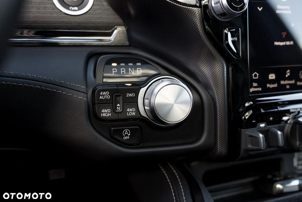 RAM 1500 5.7 eTorque Crew Cab Shortbed Limited Black - 30
