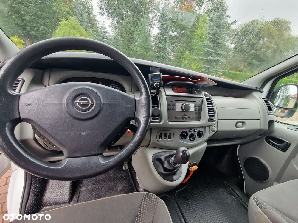 Opel Vivaro - 12