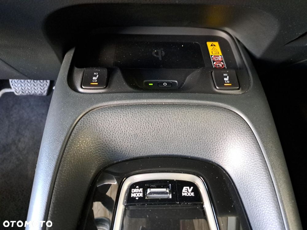 Toyota Corolla 1.8 Hybrid Comfort - 24