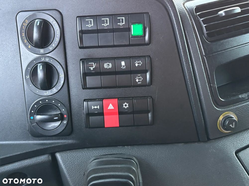 Mercedes-Benz ATEGO 1524  EURO 6 (1527, 1530) kontener z windą , kabina przeedłużana  z łóżkiem składanym - 19