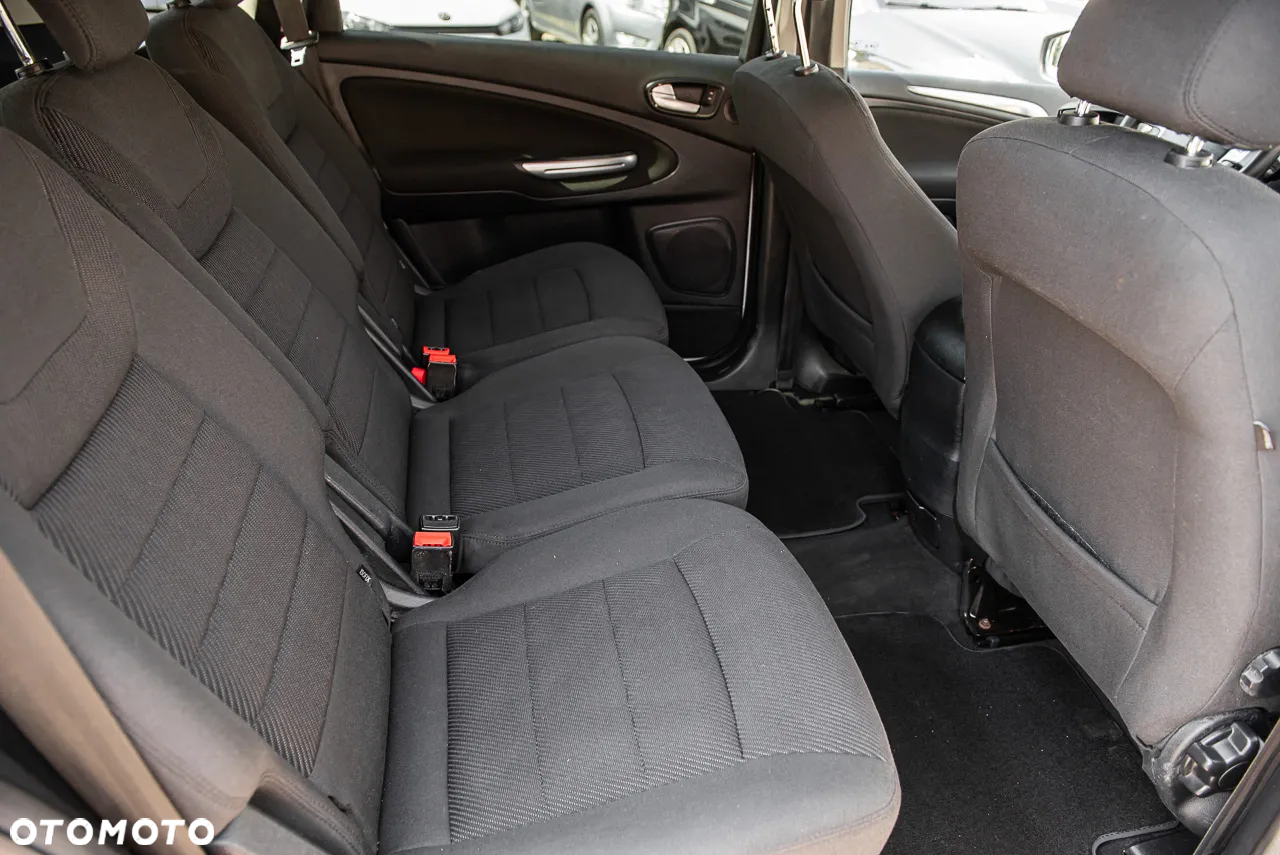 Ford S-Max 2.0 FF Titanium - 24