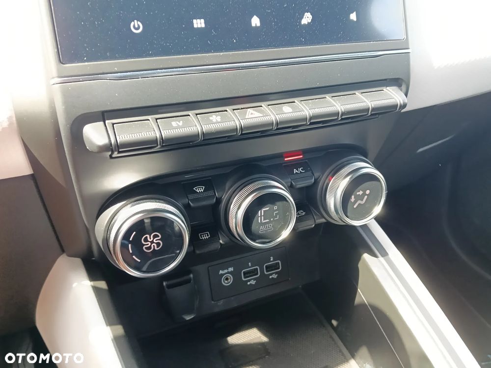 Renault Clio E-TECH 140 EXPERIENCE - 27