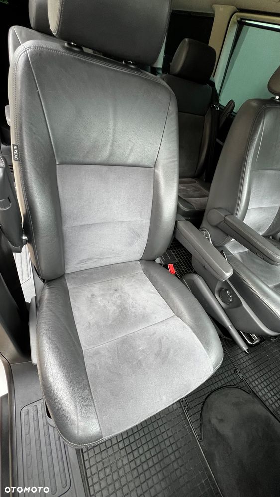 Volkswagen Multivan - 33