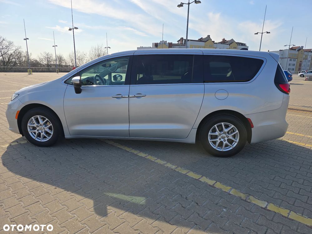 Chrysler Pacifica - 11