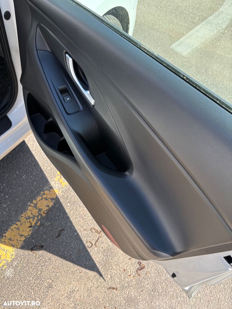 Hyundai i30 1.5 110CP 5DR M/T Highway - 18