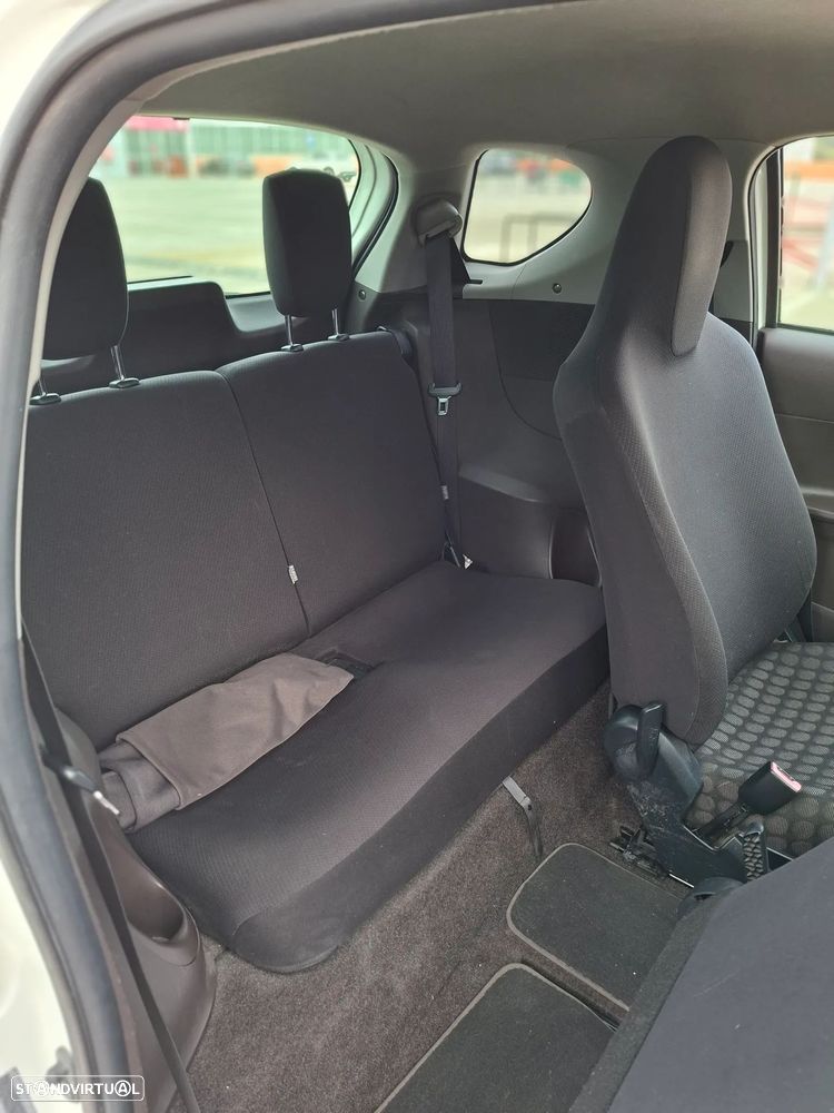 Toyota iQ 1.0 VVT-i - 8
