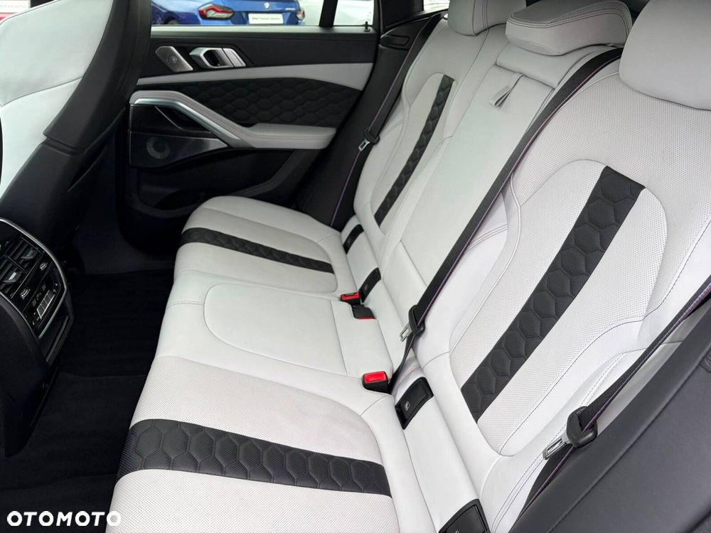 BMW X6M - 14