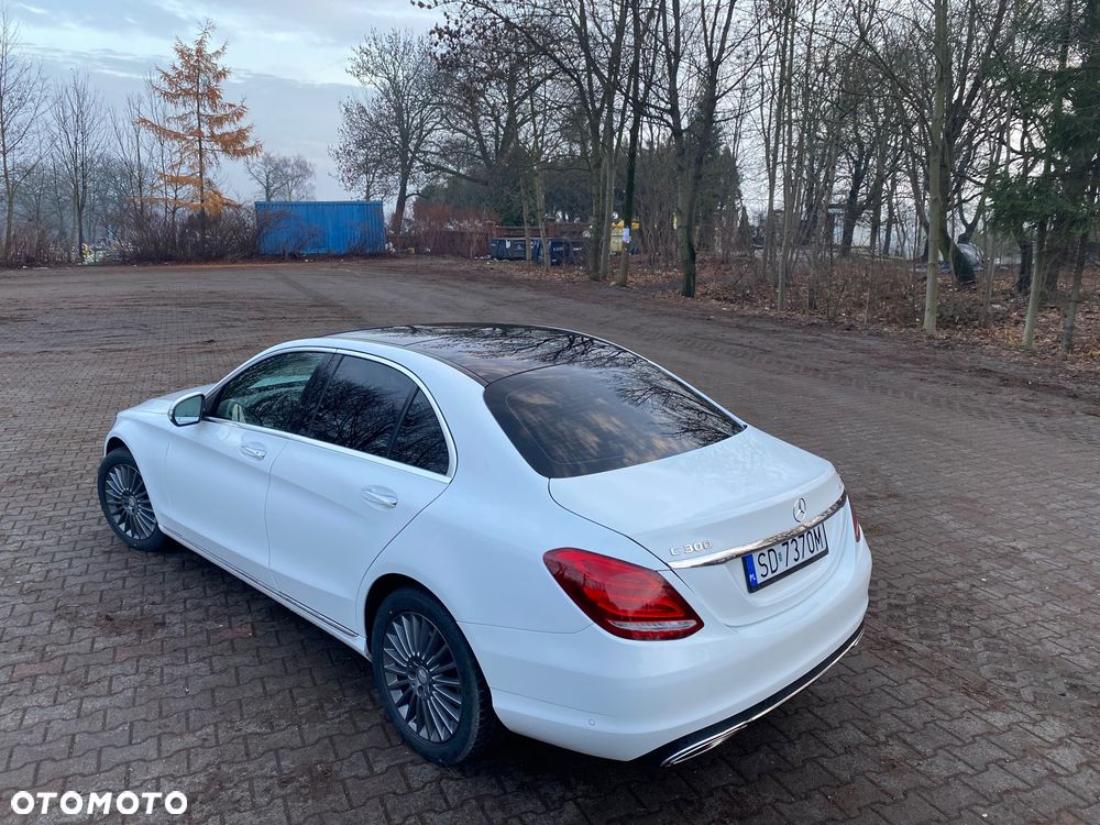 Mercedes-Benz Klasa C 300 7G-TRONIC Exclusive - 13
