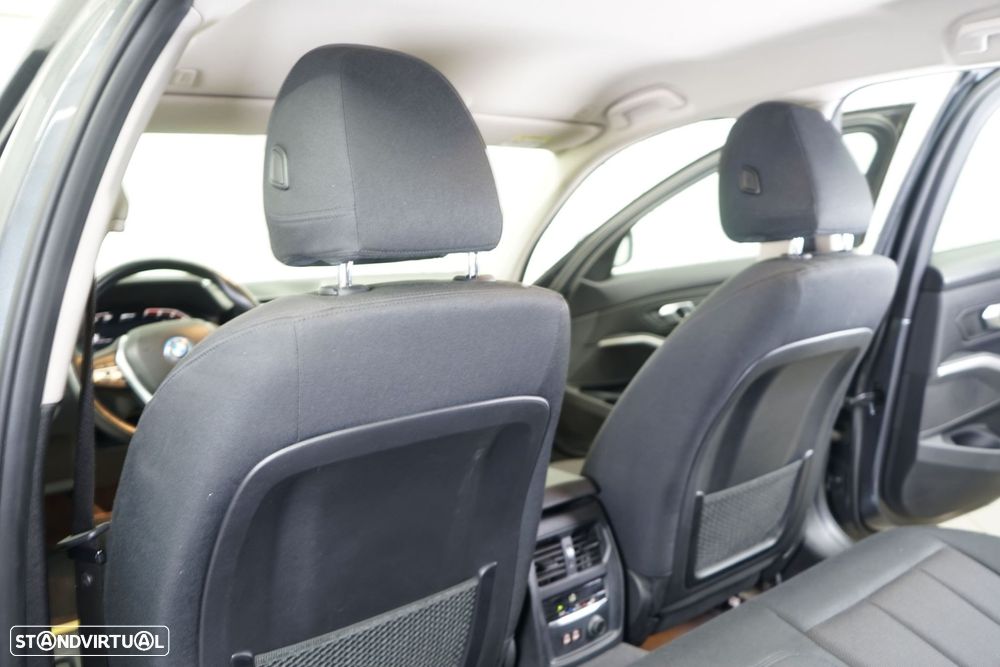 BMW 330 e Aut. Sport Line - 37