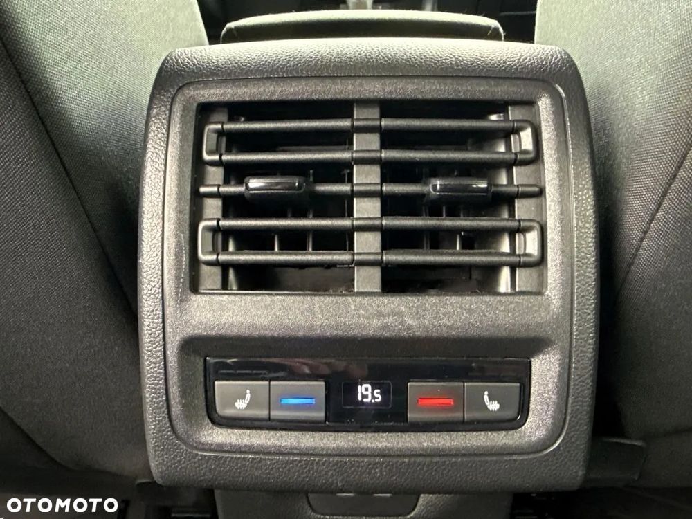 Volkswagen Golf VIII 1.5 TSI EVO Style - 26