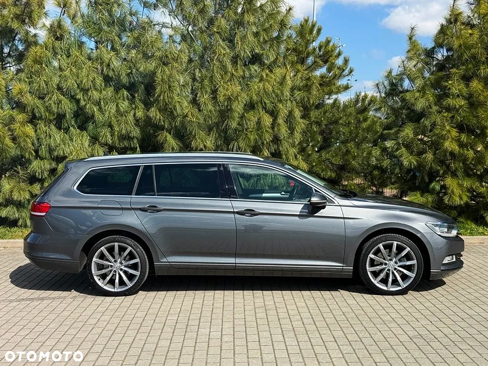Volkswagen Passat Variant 2.0 TDI (BlueMotion Technology) Highline - 16
