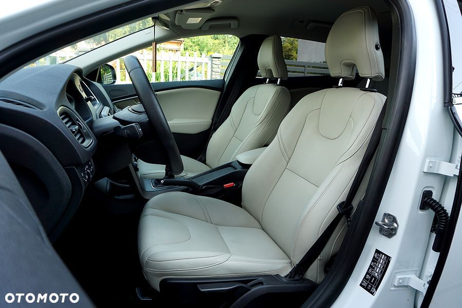 Volvo V40 D2 Summum - 21