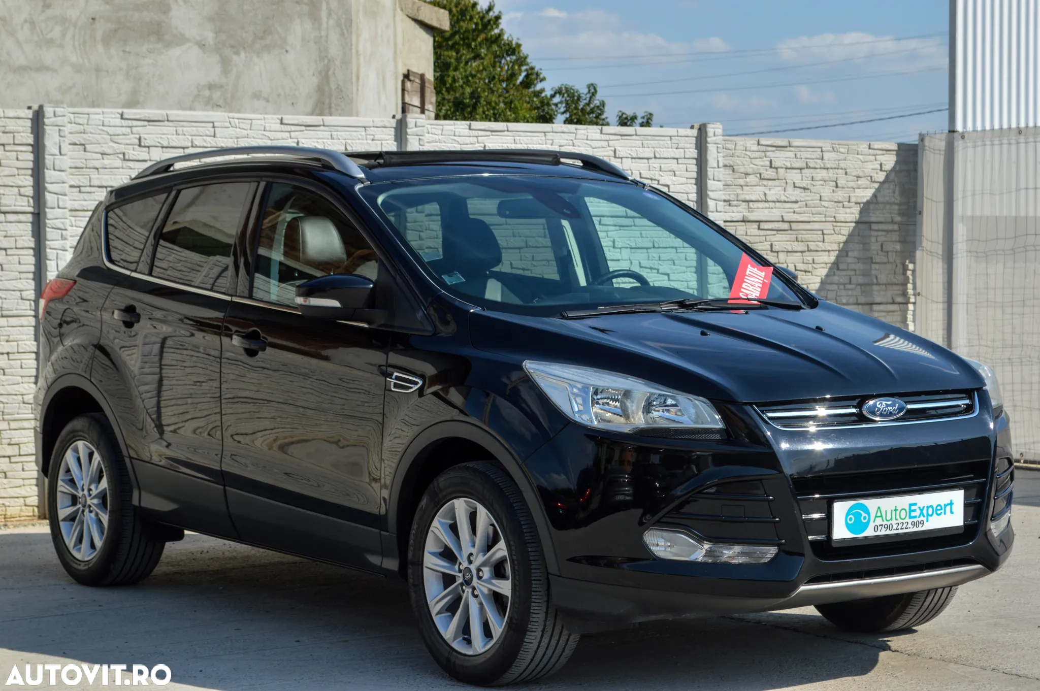 Ford Kuga 1.5 EcoBoost 2x4 Titanium - 2