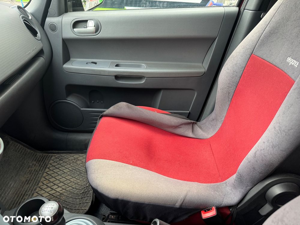 Mitsubishi Colt 1.1 Invite - 17