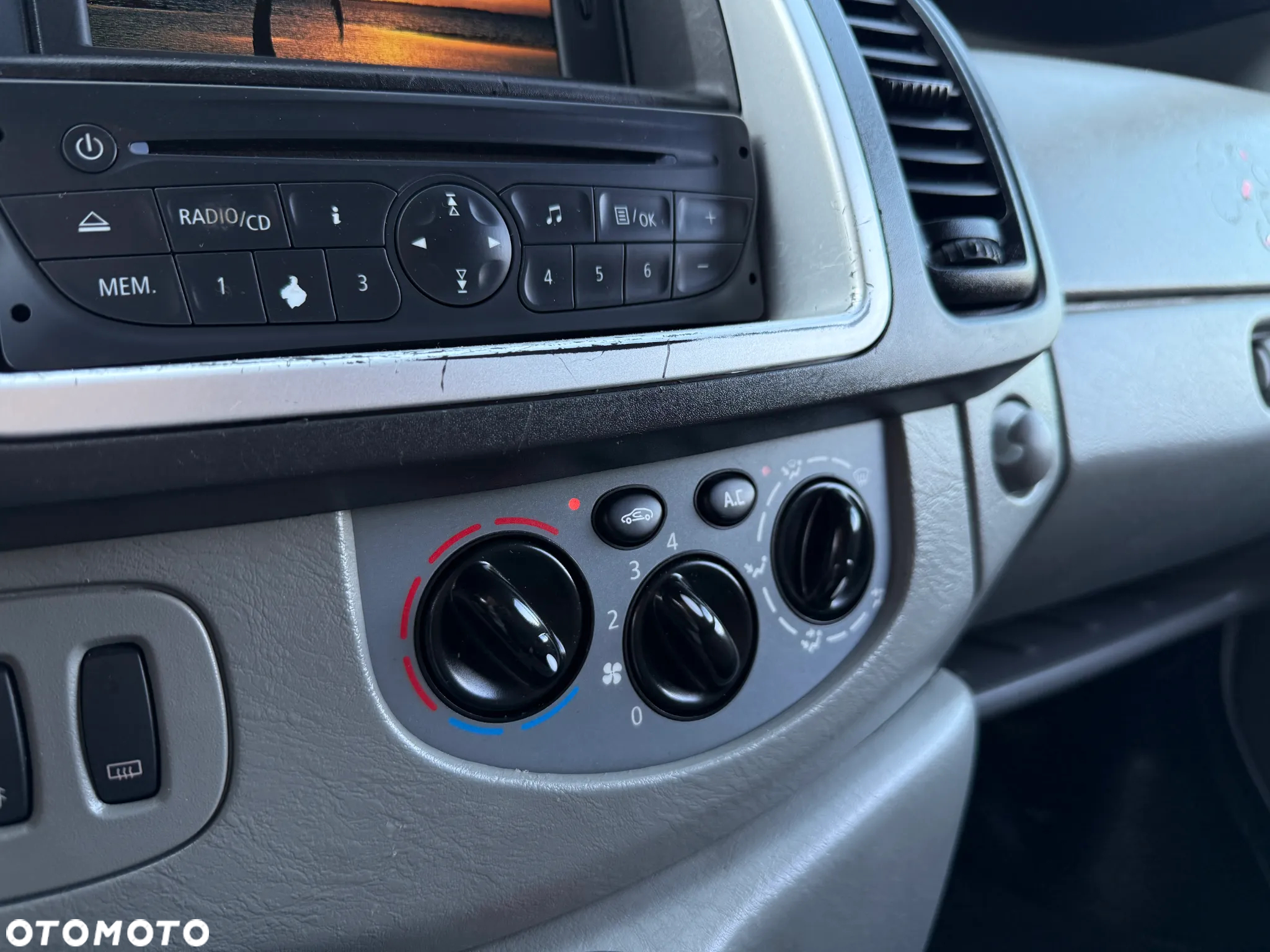 Renault Trafic 2.0 dCi Bagażnik Klimatyzacja Elektryczne Szyby Gwarancja - 22