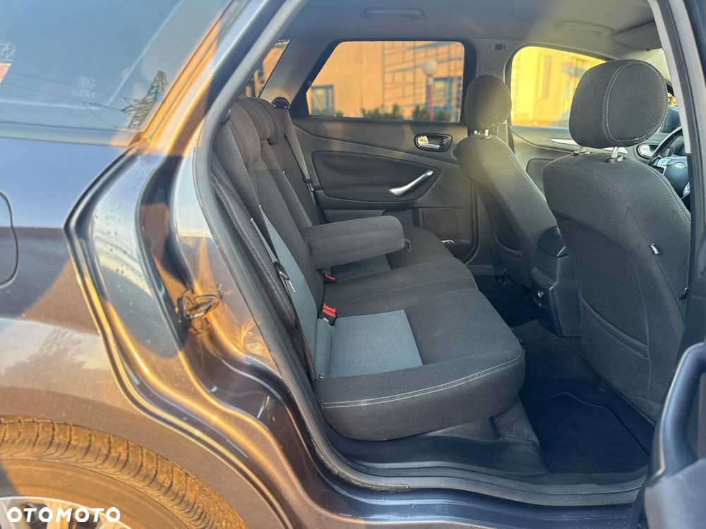Ford Mondeo 2.0 TDCi Ghia - 17