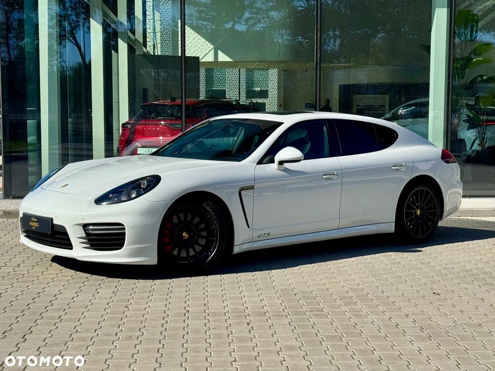 Porsche Panamera GTS - 4