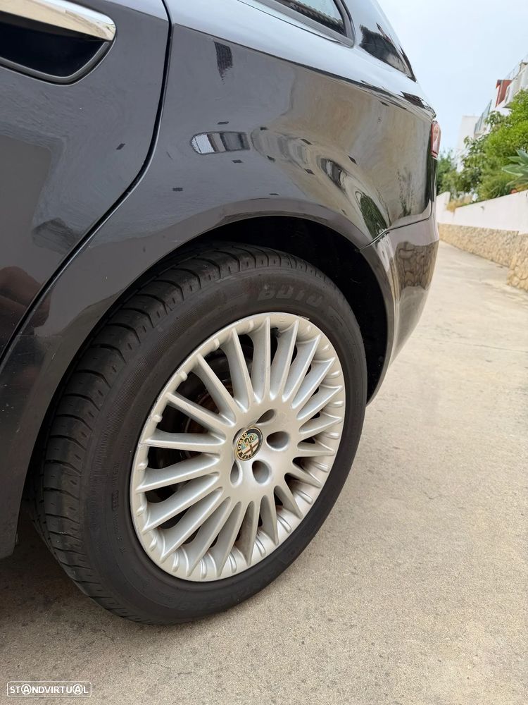 Alfa Romeo 159 Sportwagon 1.9 JTDm 16V Elegante - 6
