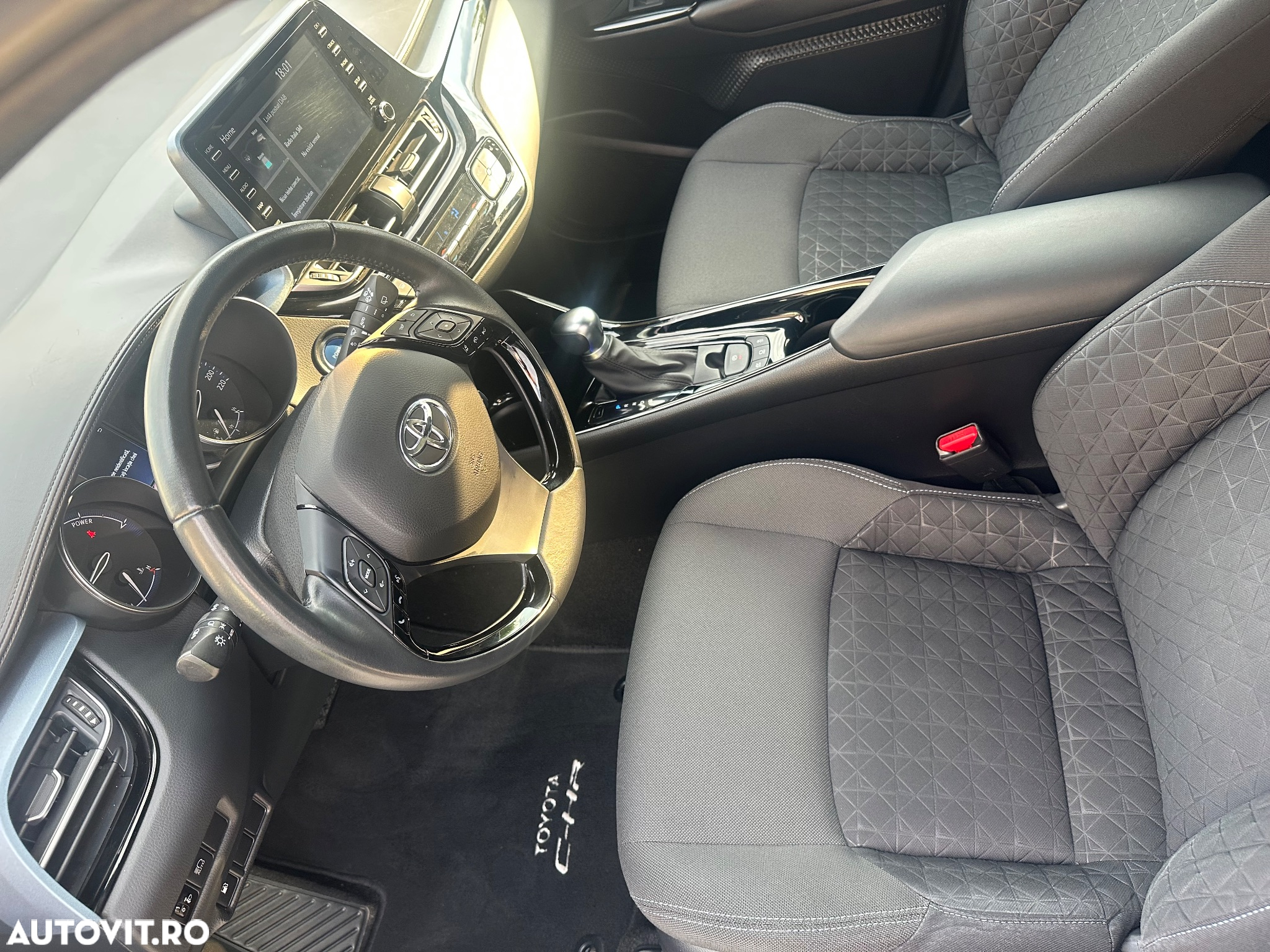 Toyota C-HR 1.8 HSD 122 CP 4x2 CVT C-lassy bi-tone - 6